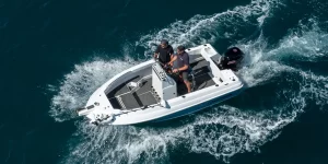 Top down shot of a Northbank Outcast 520CC cruising in the blue ocean | Fibreglass Fishing Boat | Centre Console | Fishing Boat | Centre Console Fishing Boat | Northbank Boats